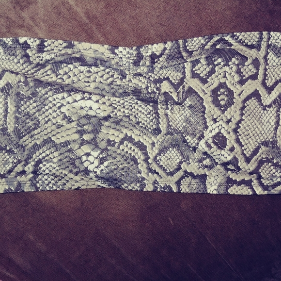 Decree Grey snakeskin print bandeau - Picture 2 of 3
